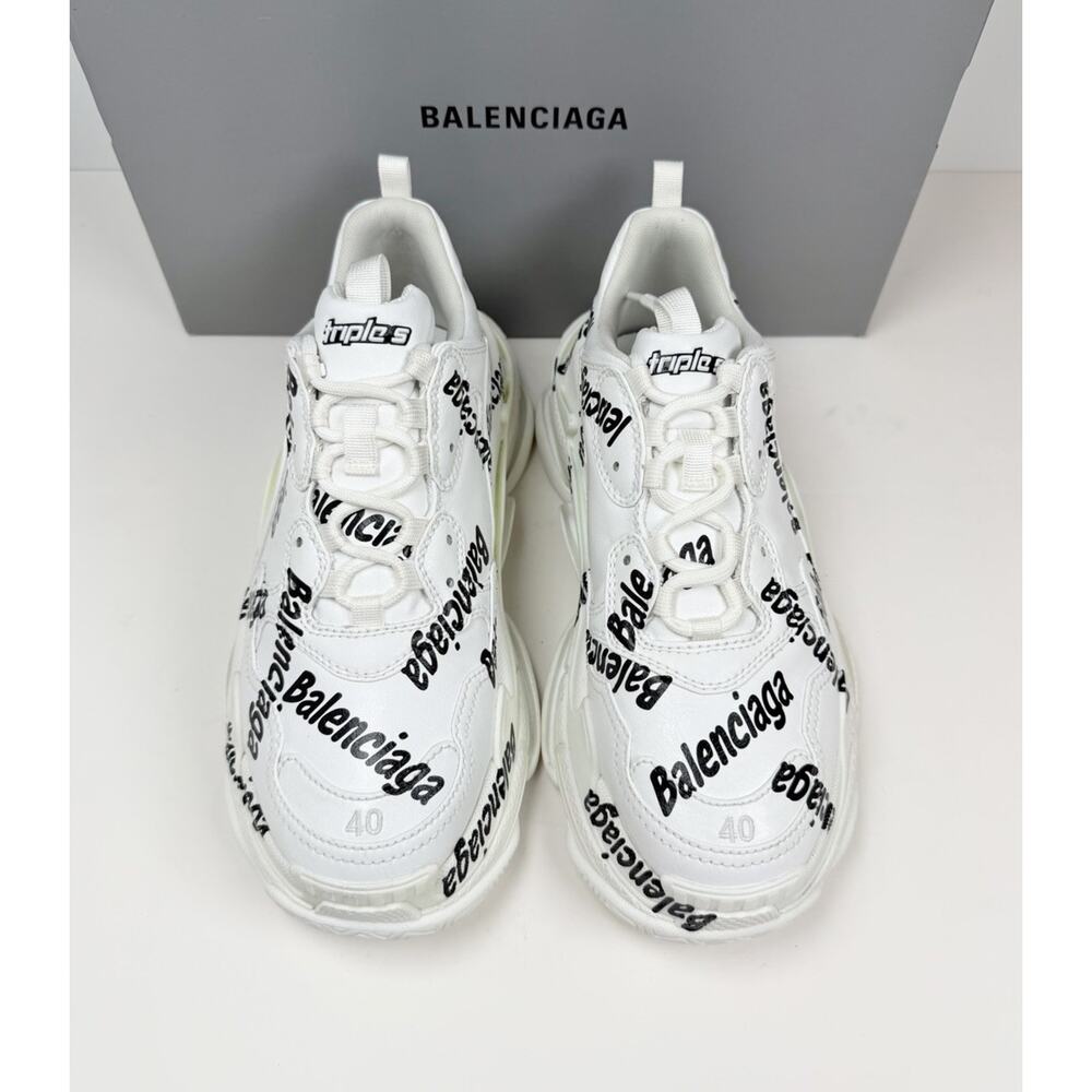 Size 40EU/7US - Balenciaga Triple S Allover Logo Sneakers🤍 New/Retail $1.2K! - Picture 3 of 9